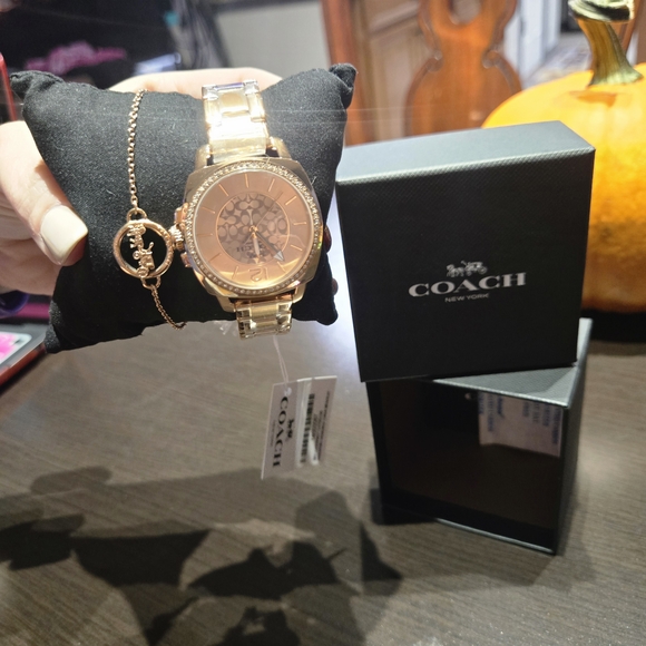 Coach Boyfriend Rose Gold Watch with Bracelet Gift Set - Picture 2 of 12